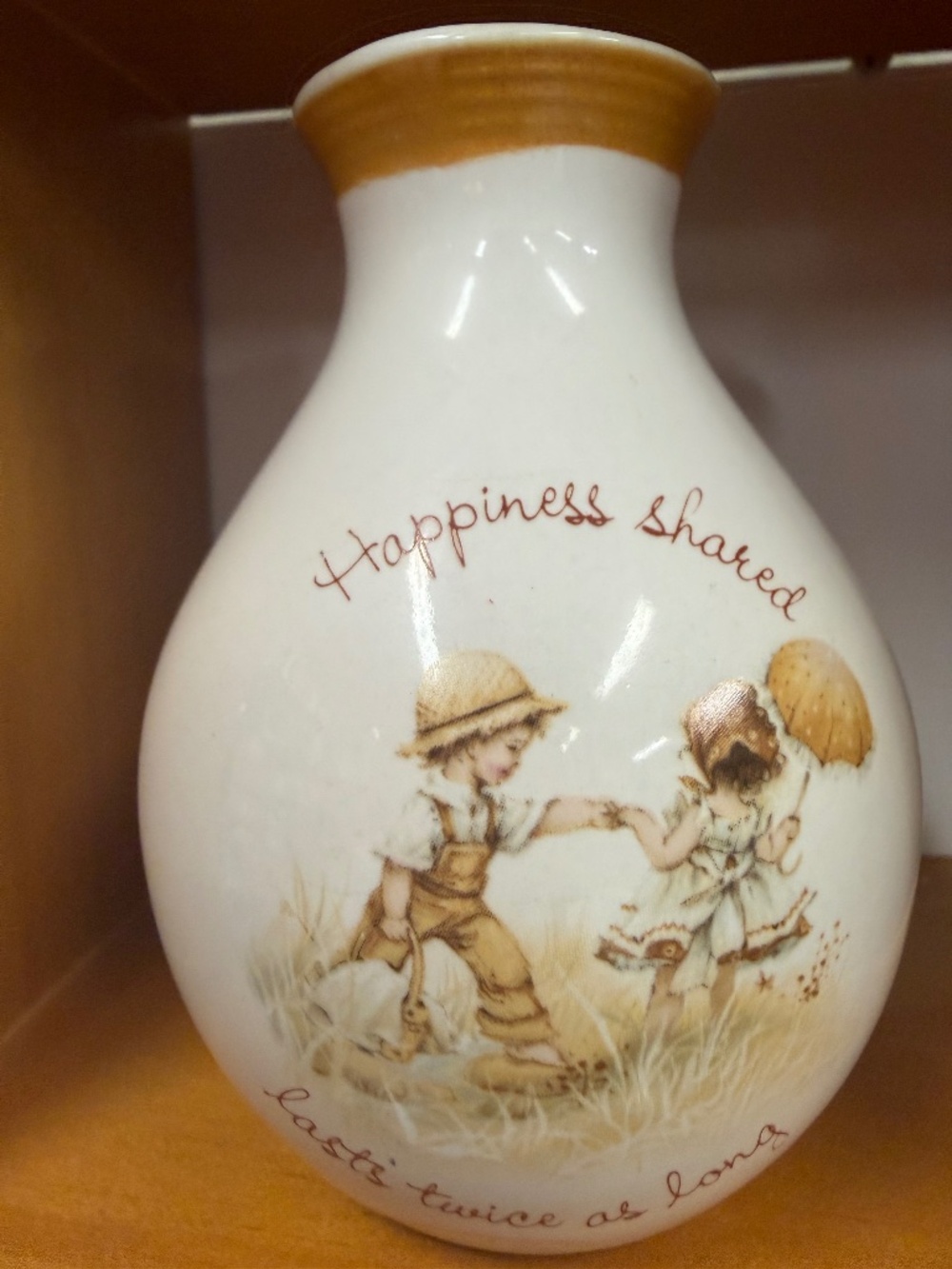 Gretchen Stoneware- Happiness- EJ604